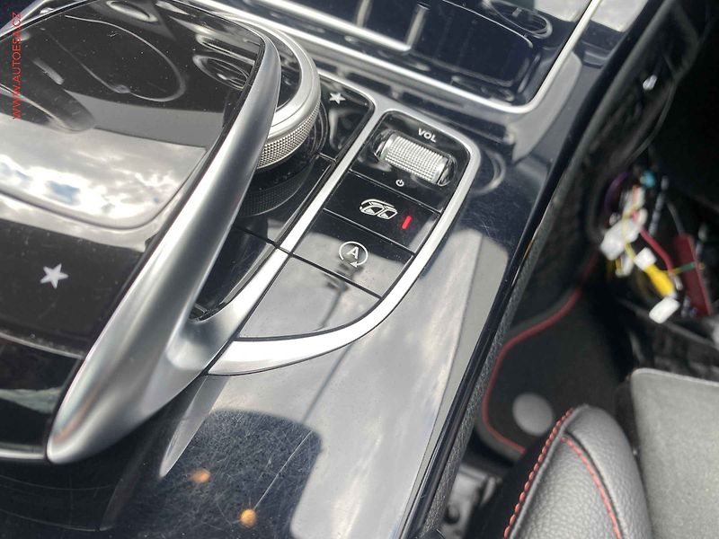 Mercedes-Benz Třídy C (2016) 3.0 Biturbo C43 AMG 4MATIC - fotka 19 z 21