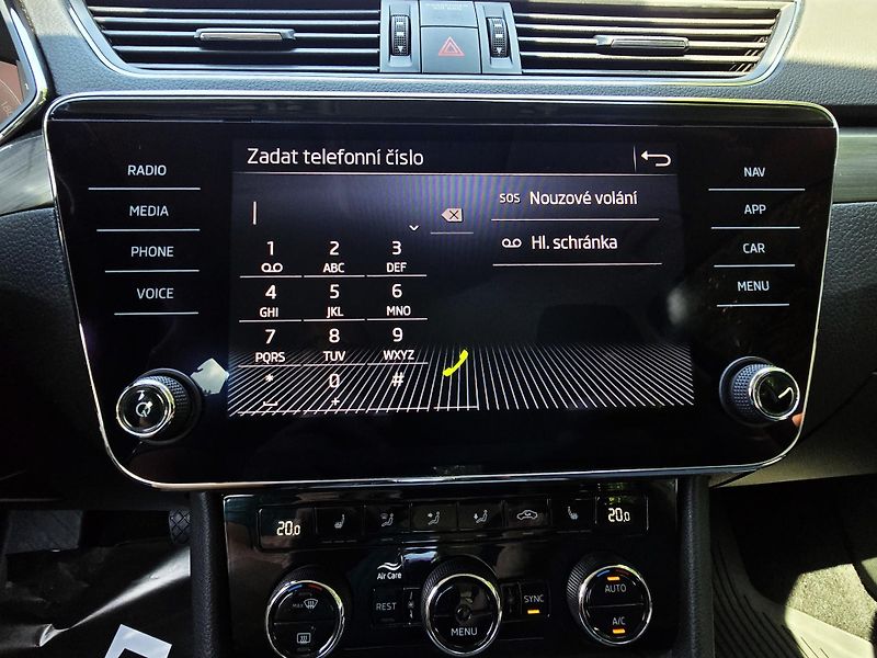 Škoda Superb 2.0TDi110KW DSG STYLE EXTRA ČR - fotka 34 z 43