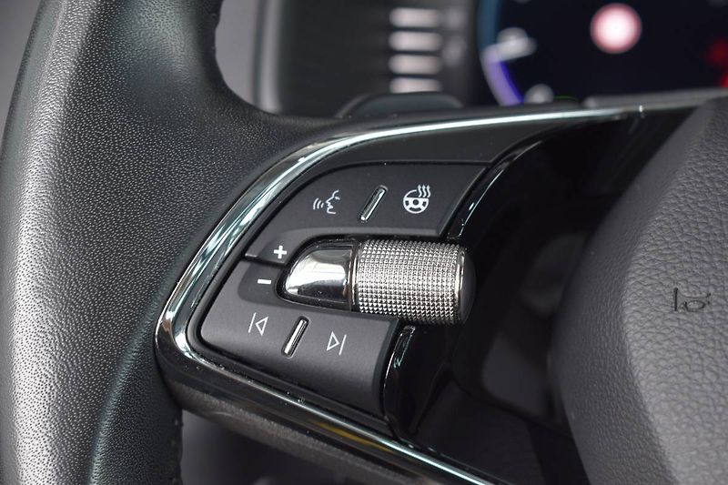 Škoda Karoq (2022) 1.5TSI 110kW Tour,DSG,Webasto - fotka 18 z 29