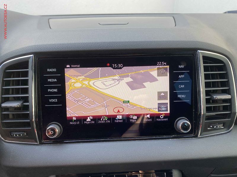 Škoda Karoq (2020) 1.5 TSi, SportLine, DSG, TZ - fotka 17 z 19