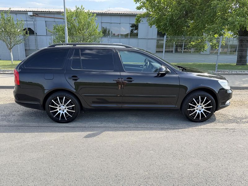 Škoda Octavia (2011) 2,0TDI 103 kW ELEGANCE 1MAJITE - fotka 4 z 48