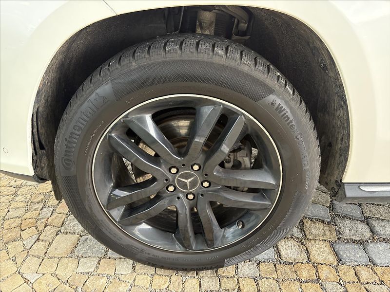 Mercedes-Benz GLS 350d 4M - fotka 23 z 24