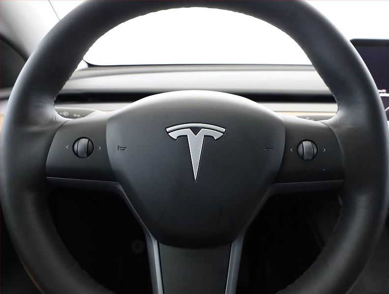 Tesla Model Y (2022) Long Range AWD 79kWh, SoH 91% - fotka 8 z 19