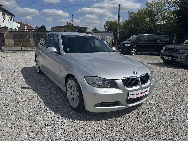 BMW Řada 3 (2006) 330iX,MANUÁL - fotka 1 z 33