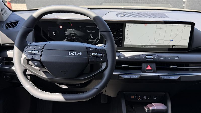 Kia K4 (2026) 1,6 T-GDi 7DCT TOP+17ALU - fotka 9 z 10