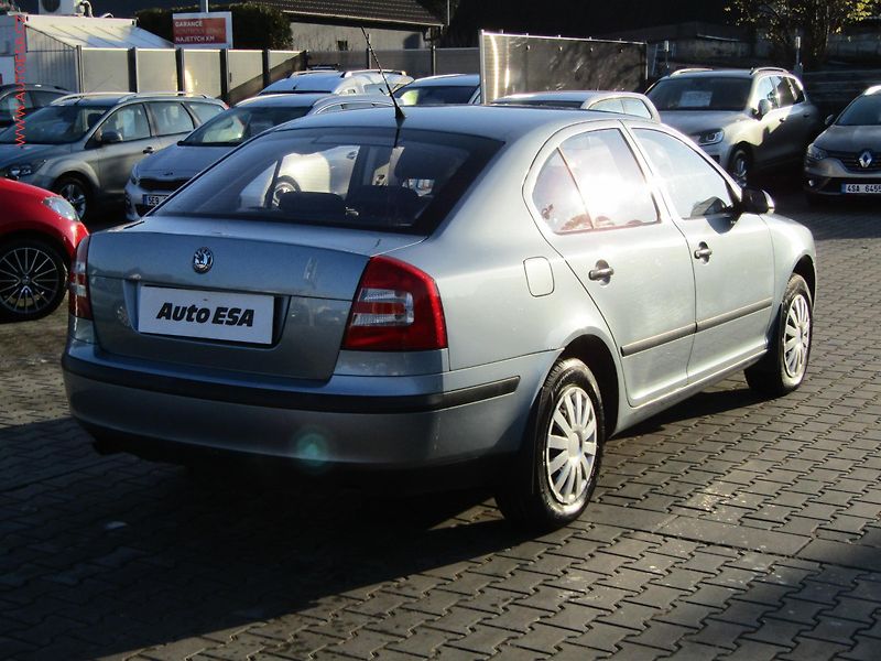 Škoda Octavia (2006) 1.6MPi, ČR - fotka 4 z 15
