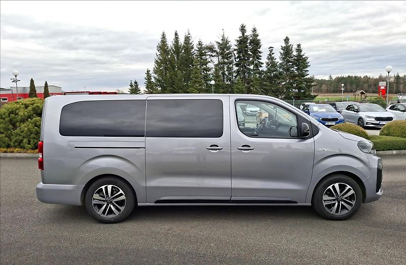 Citroën SpaceTourer 2,0 BlueHDi 180 EAT8 SHINE XL - fotka 7 z 36