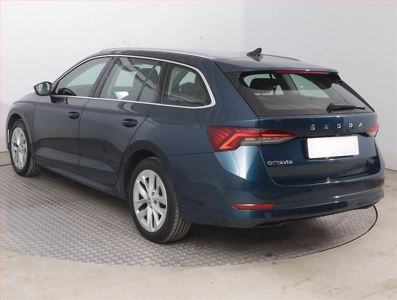 Škoda Octavia (2023) 2.0 TDI, Automat, ČR,1.maj - fotka 4 z 16