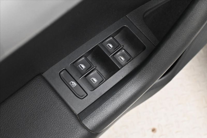 Škoda Octavia 2,0 TDI 110kW Elegance Tažné V - fotka 24 z 30