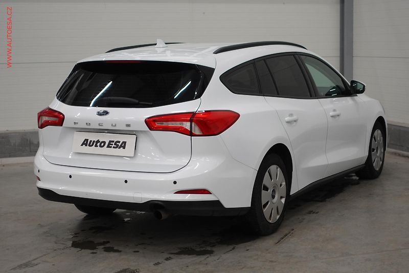 Ford Focus (2018) 1.5 TDCi, ČR, autoAC - fotka 4 z 22