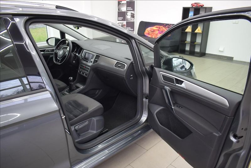 Volkswagen Golf Sportsvan 1,4 TSi, 1.maj,NAVI,XEN,LED - fotka 14 z 36