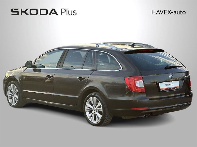 Škoda Superb (2013) Combi 2.0 TDI Ambition - fotka 32 z 33