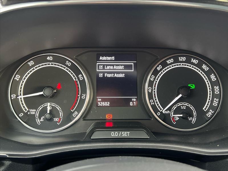 Škoda Fabia 1,0 TSi 81kW 7DSG STYLE  IV. - fotka 16 z 23