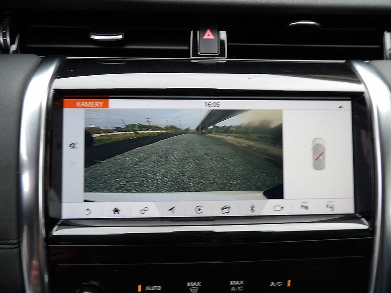 Land Rover Discovery Sport D150 S AWD A/T 7míst Tažné DPH - fotka 11 z 35