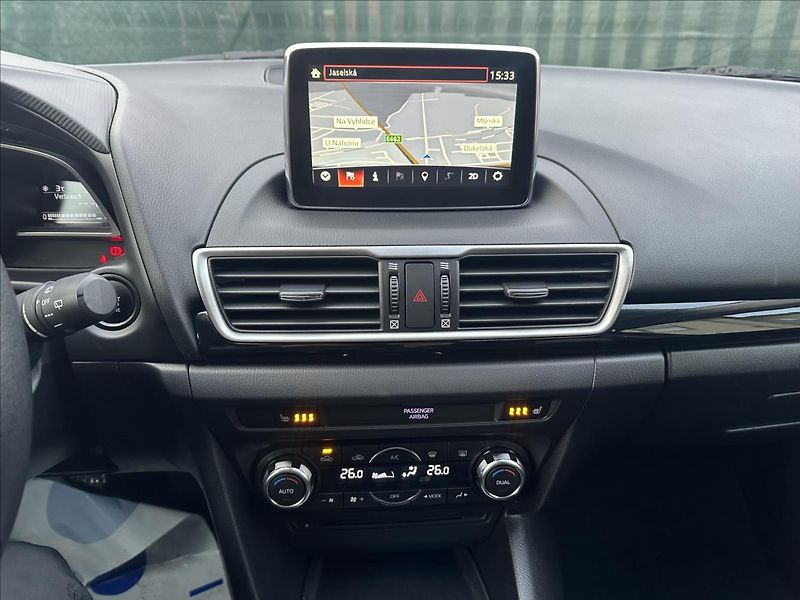 Mazda 3 2,0 121kw G165 TOP - fotka 16 z 22