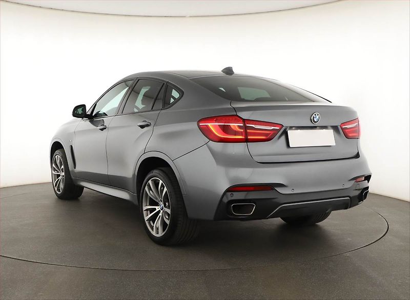 BMW X6 (2015) M Paket xDrive40d - fotka 4 z 20