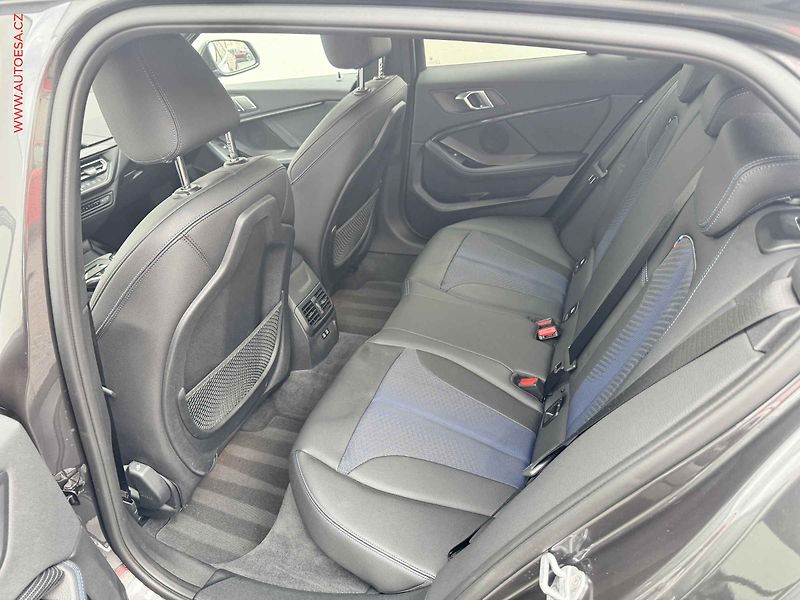 BMW Řada 1 (2020) 1.5T 118i, M Sport, AT, +ALU - fotka 10 z 17