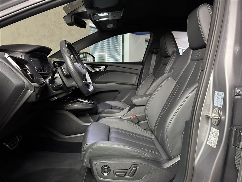 Audi Q4 e-tron 40 S-Line LED Matrix Assist - fotka 21 z 50