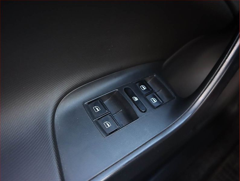 Seat Ibiza (2012) 1.2 TSI, Automat, Serv.kniha - fotka 16 z 17