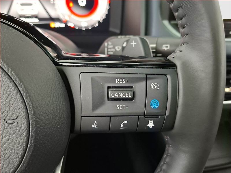 Nissan Qashqai (2022) 1.3 DIG-T - fotka 19 z 23