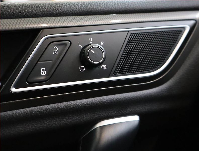 Volkswagen Golf Sportsvan (2019) 1.5 TSI, Navi, Tempomat - fotka 19 z 20