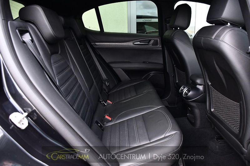 Alfa Romeo Stelvio 2.9V6 Bi-T.382 kW QUADRIFOGLIO - fotka 18 z 55