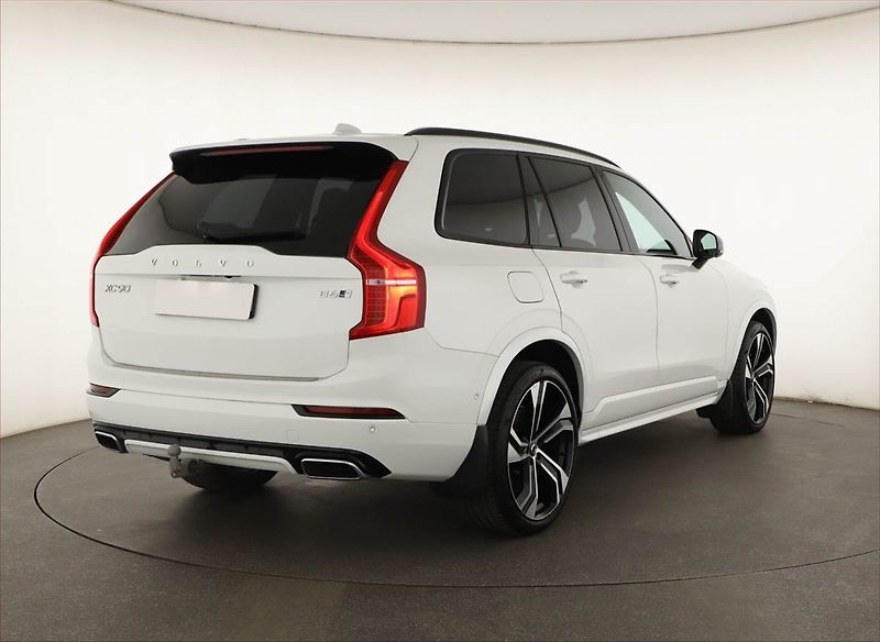 Volvo XC90 (2020) B6 AWD - fotka 5 z 31