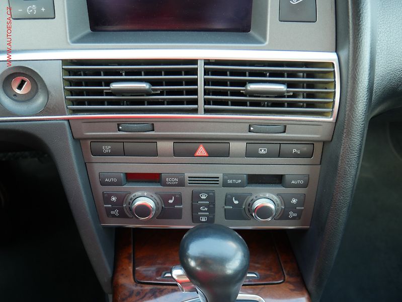Audi A6 (2005) 3.0TDi Quattro, AT, xenon - fotka 14 z 17