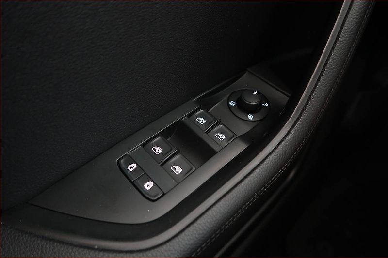 Škoda Superb (2020) Style 2.0 TDI - fotka 18 z 19