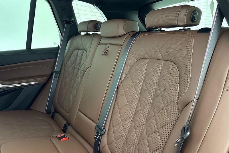 BMW X5 xDrive30d - fotka 9 z 26