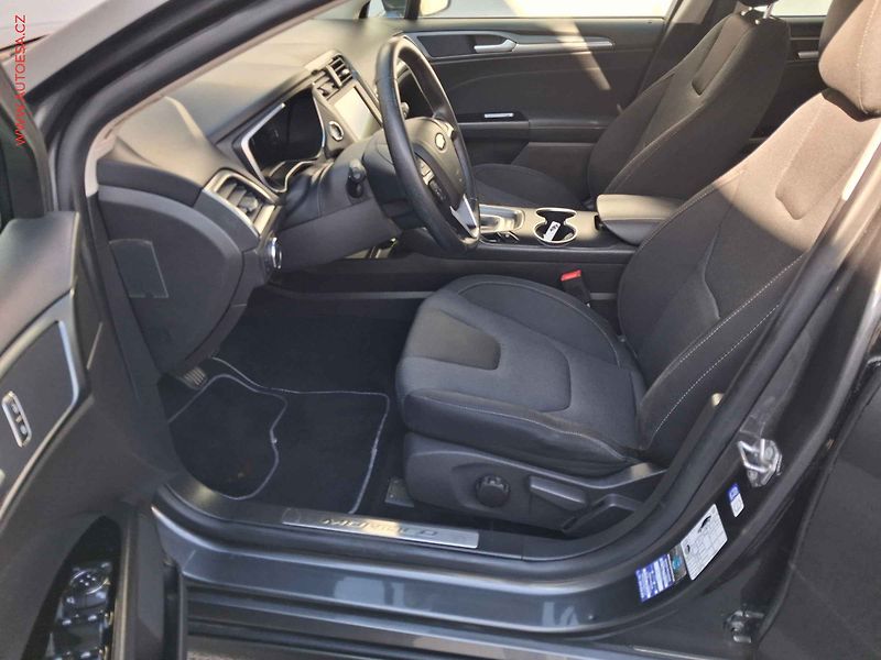 Ford Mondeo (2018) 2.0 TDCi, 2.maj, LED, navi - fotka 9 z 21