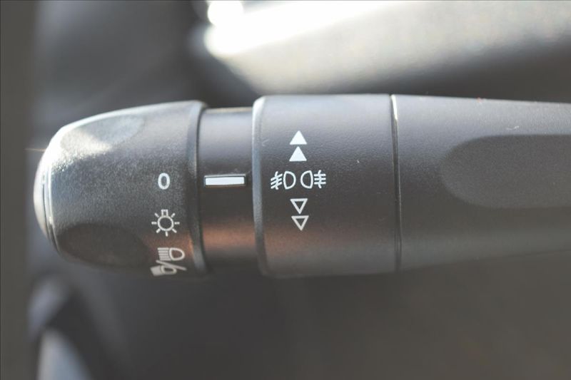Peugeot 208 1,4 HDi 50KW NÍZKÉ KM KLIMA - fotka 35 z 50