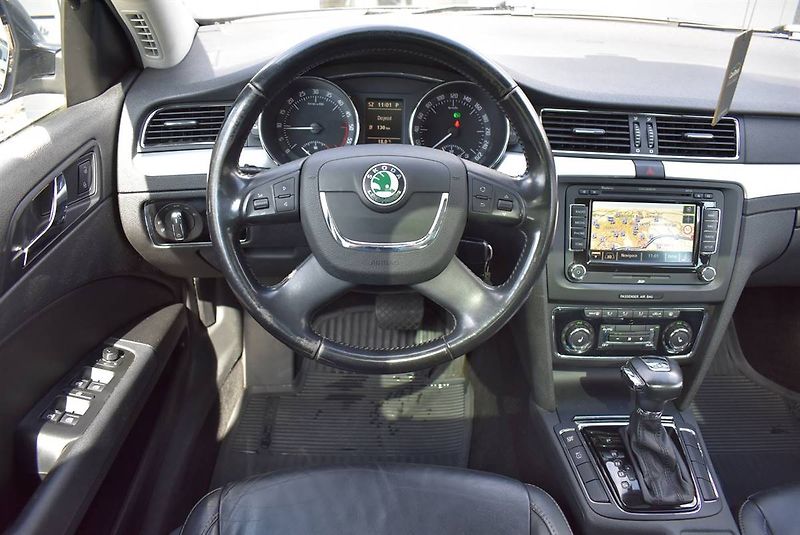 Škoda Superb 2,0 TDI SERVIS STK NOVÉ DSG! - fotka 9 z 17