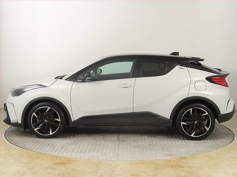 Toyota C-HR (2023) GR Sport 2.0 Hybrid - fotka 3 z 22