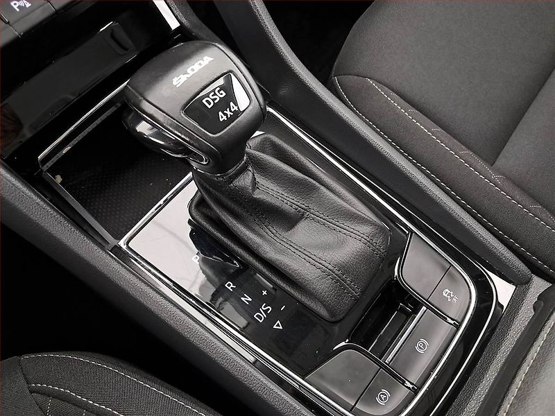 Škoda Karoq (2020) Ambition Plus 2.0 TDI - fotka 16 z 20