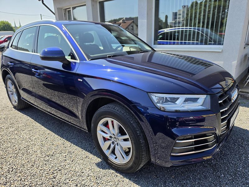 Audi Q5 2.0 TFSI S-Line Hybrid  - fotka 1 z 21