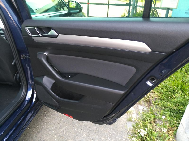 Volkswagen Passat 1,4 TSI  /110 kW/  - fotka 42 z 45