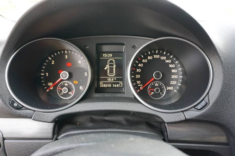 Volkswagen Golf Variant (2011) 2,0 - fotka 21 z 25