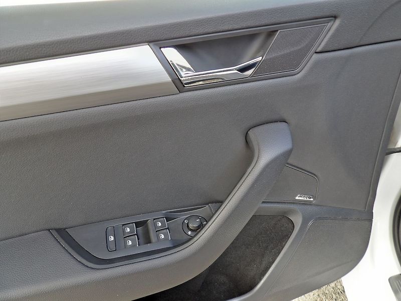 Škoda Superb 2.0TDI Style ČR Canton ACC Kam - fotka 34 z 36