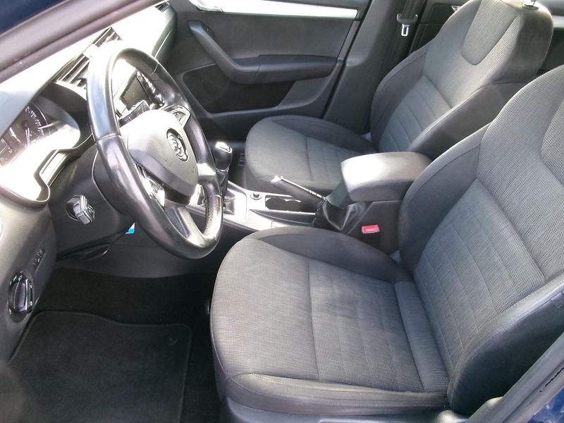 Škoda Octavia (2014) 1,6TDI AC HF BT TEMP VÝHŘEV  - fotka 11 z 31