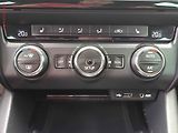 Škoda Octavia (2014) 2.0 TDi, ČR, RS, DSG, bixen - náhled 13