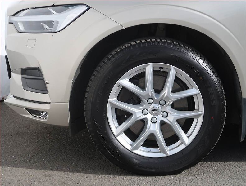 Volvo XC60 (2018) Momentum D4 AWD, 4X4,Automat - fotka 15 z 23