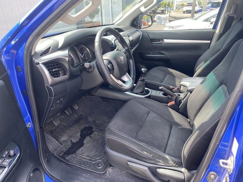 Toyota Hilux 2.8D, ČR, Active, 4x4, DPH - fotka 10 z 30