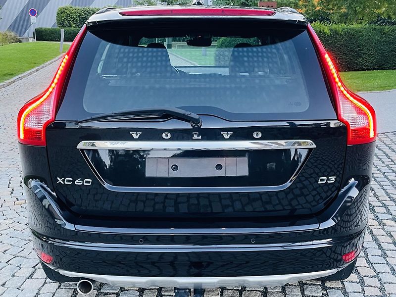 Volvo XC60 2.0D 5VÁLEC AUT TAŽNÉ VÝHŘEV - fotka 14 z 43