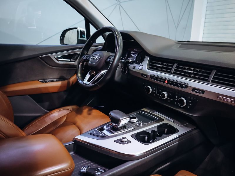 Audi Q7 3.0 245kw - fotka 15 z 29