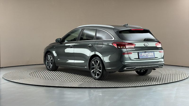 Hyundai i30 1.5 T-GDI AUT Style Kombi - fotka 2 z 29