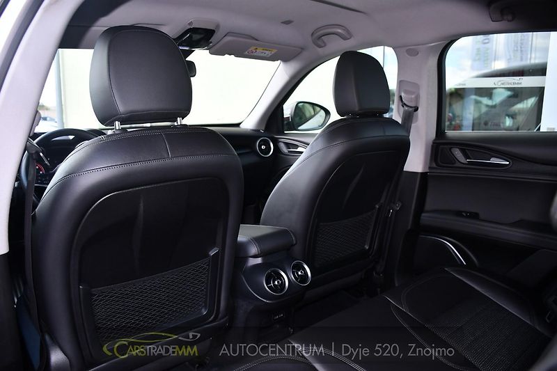Alfa Romeo Stelvio 2,2JTD 154 KW 4x4 - fotka 12 z 50