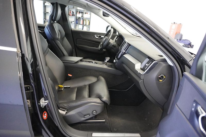 Volvo XC60 (2017) - fotka 25 z 29