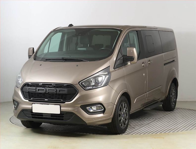 Ford Tourneo Custom (2021) Titanium 2.0 EcoBlue, ČR - fotka 2 z 25