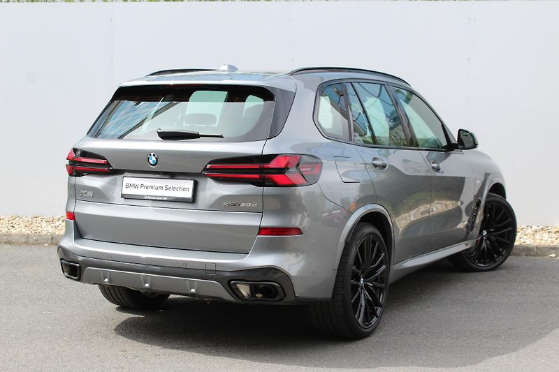 BMW X5 xDrive30d Mpaket vzduch - fotka 2 z 27